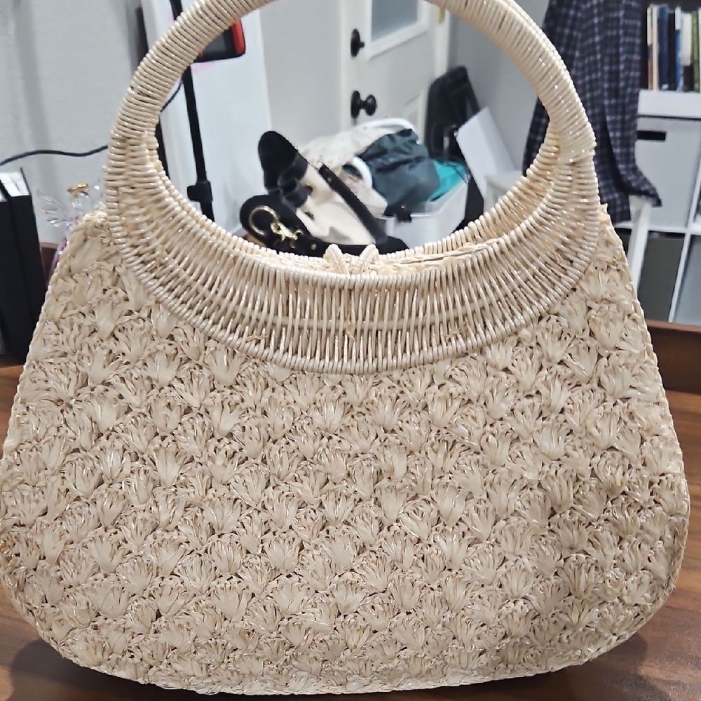 Chic Floral Embellished Woven Shoulder Bag - Picture 7 of 15